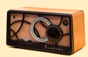 tube-radio-67772_640